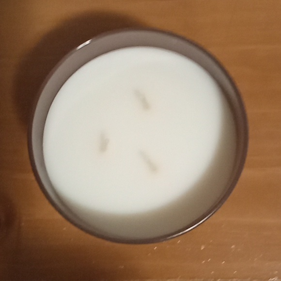 Brand New 3 wick candle multiple flavors - Picture 3 of 4